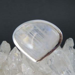 Anillo piedra luna y plata