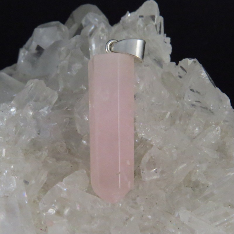 Colgante punta cuarzo rosa y plata