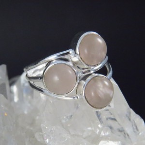 Anillo cuarzo rosa y plata