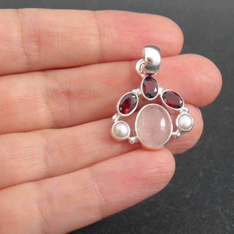 Colgante piedras semipreciosas y plata Colgante piedras semipreciosas y plata