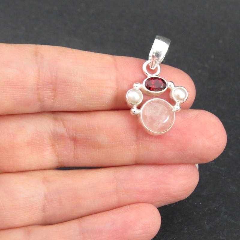 Colgante piedras semipreciosas y plata Colgante piedras semipreciosas y plata