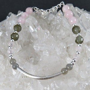 Pulsera labradorita, cuarzo rosa y plata