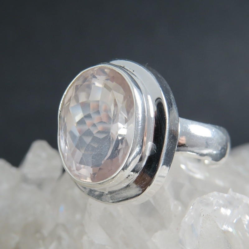 Anillo cuarzo rosa y plata Anillo cuarzo rosa y plata