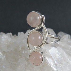 Anillo cuarzo rosa y plata