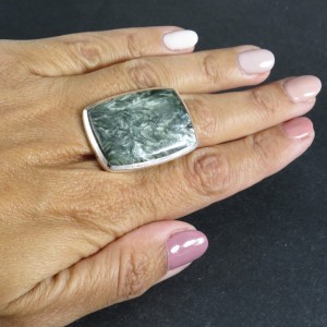 Anillo serafinita y plata