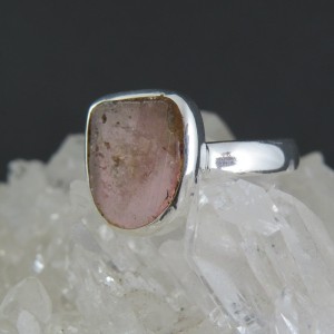 Anillo turmalina rosa y plata