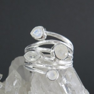 Anillo piedra luna y plata