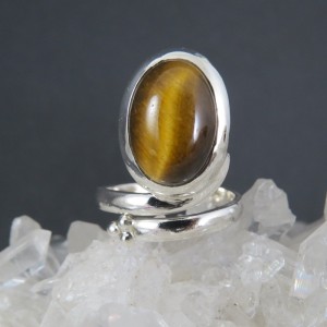 Anillo ojo de tigre y plata