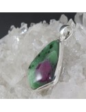 Colgante zoisita con rubí y plata