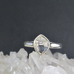 Anillo diamante Herkimer y plata