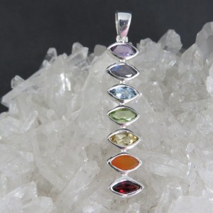 Colgante Siete Chakras y plata