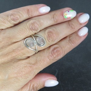 Anillo cuarzo rosa y plata