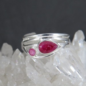 Anillo rubí y plata