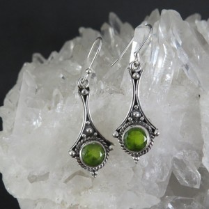 Pendientes olivino y plata