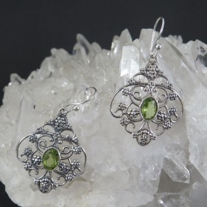 Pendientes olivino y plata