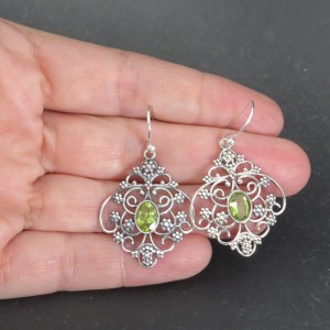 Pendientes olivino y plata