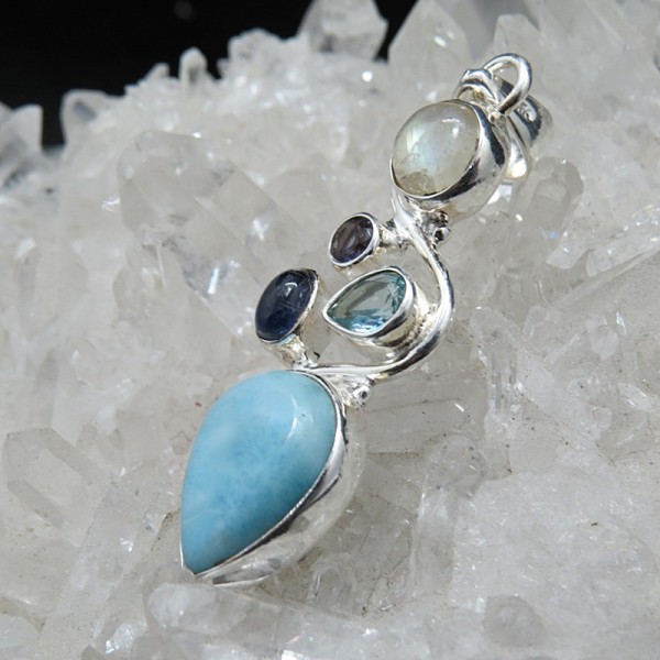 Colgante larimar con piedras semipreciosas y plata