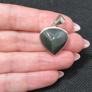 Colgante corazón obsidiana arco iris y plata