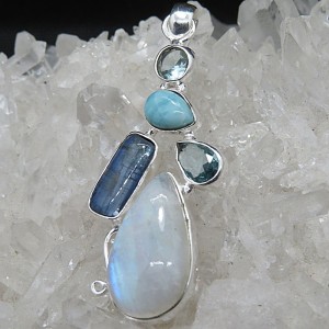 Colgante piedra luna, cianita, topacio, larimar y plata