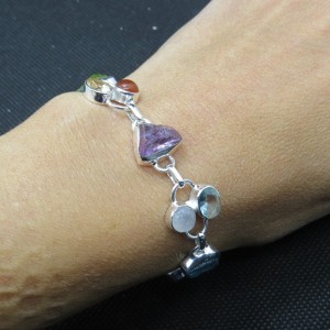 Pulsera joyería en plata con piedras semipreciosas