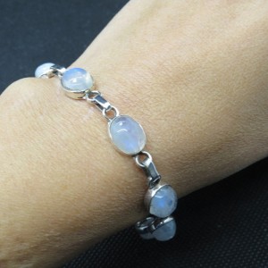 Pulsera joyería en plata de piedra luna