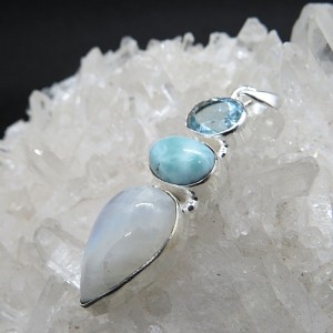 Colgante piedra luna, topacio, larimar y plata