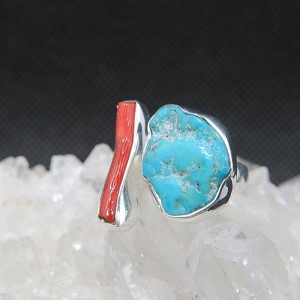 Anillo turquesa, coral y plata