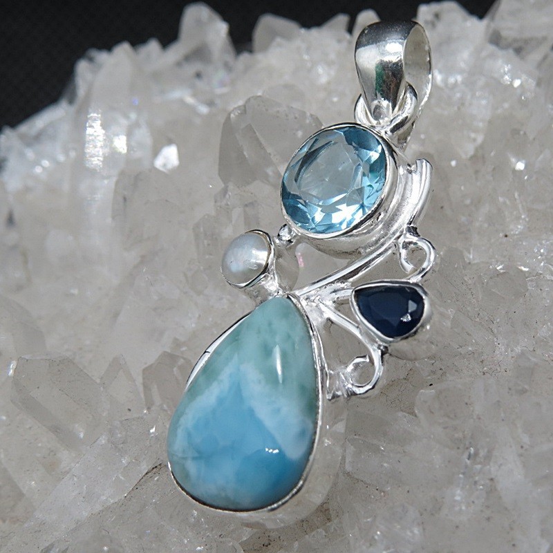 Colgante larimar con piedras semipreciosas y plata