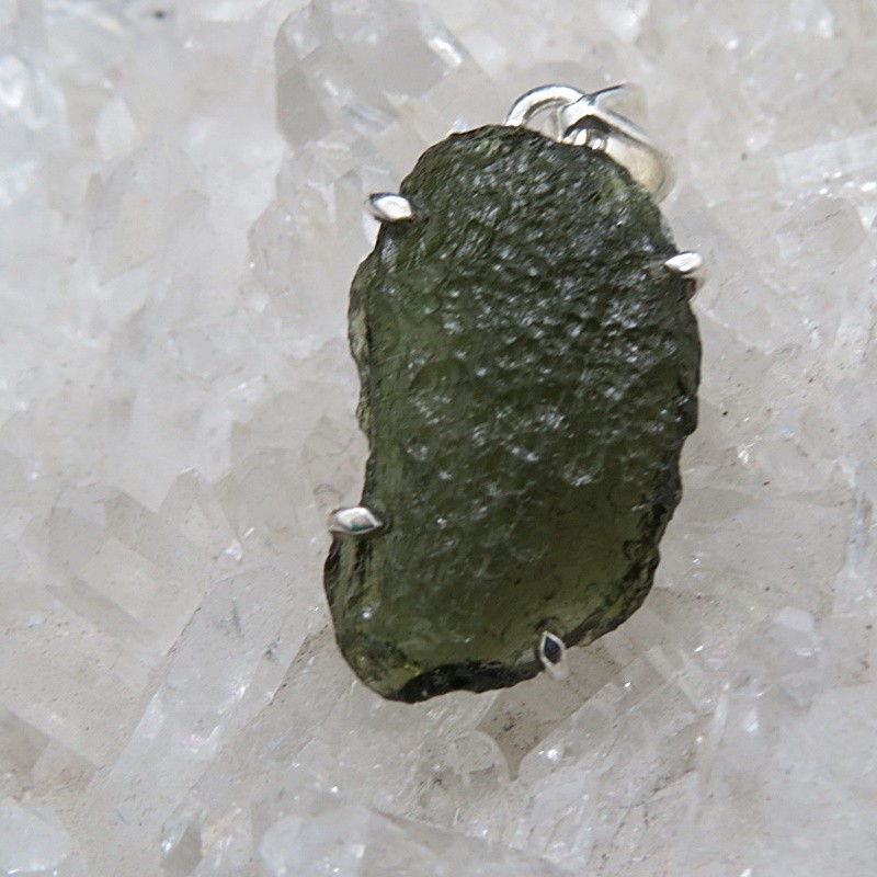 Colgante moldavita y plata