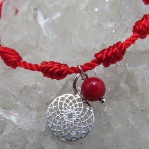 Pulsera 7 nudos con coral y mini colgante Torus