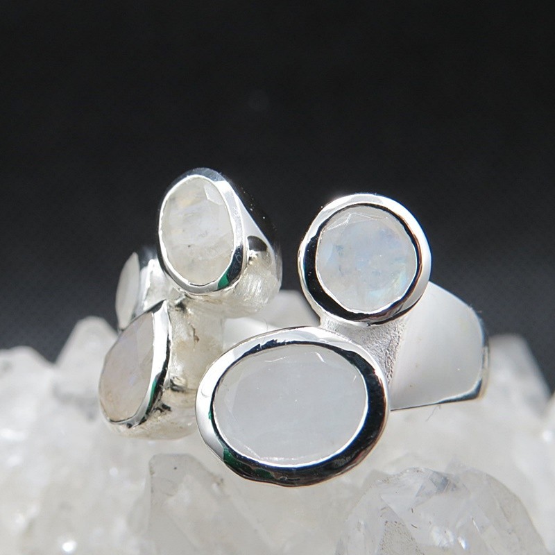 Anillo piedra luna y plata