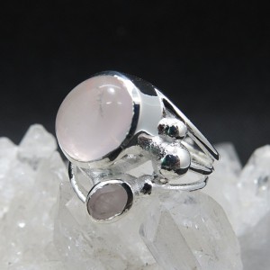 Anillo cuarzo rosa y plata