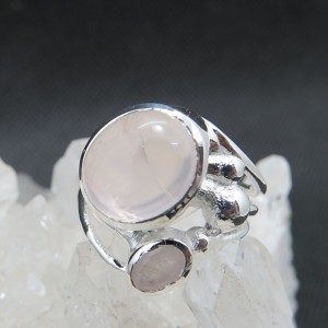 Anillo cuarzo rosa y plata