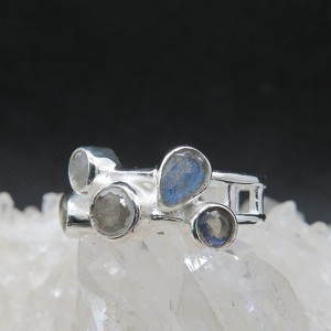 Anillo labradorita y plata