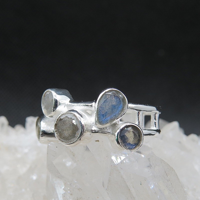 Anillo labradorita y plata