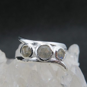 Anillo labradorita y plata