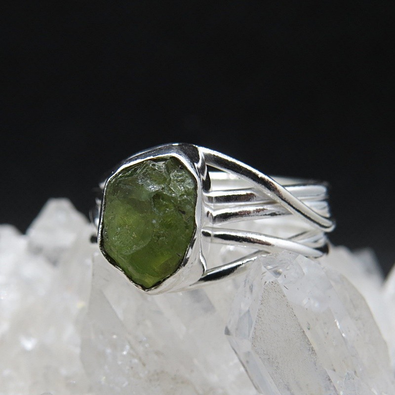 Anillo olivino y plata