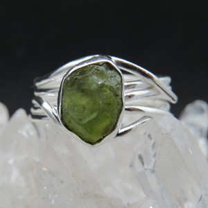 Anillo olivino y plata