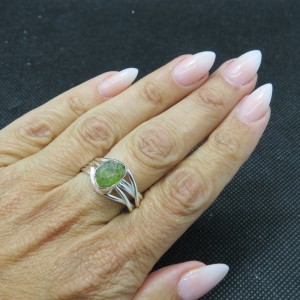 Anillo olivino y plata