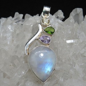 Colgante piedra luna y piedras semipreciosas