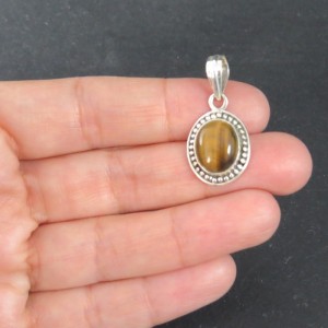 Colgante ojo de tigre y plata
