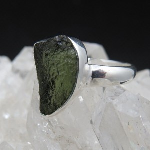 Anillo Moldavita y plata