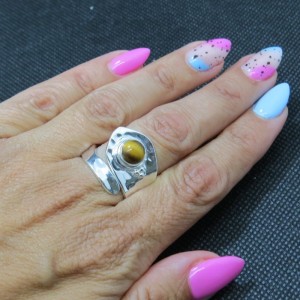 Anillo ojo de tigre y plata