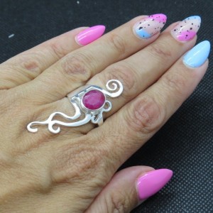 Anillo rubí y plata