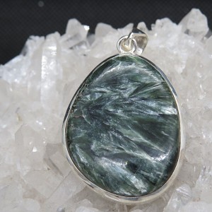 Colgante serafinita y plata