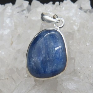 Colgante cianita y plata