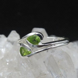 Anillo olivino y plata