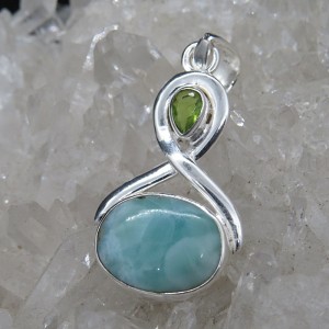 Colgante larimar, olivino y plata