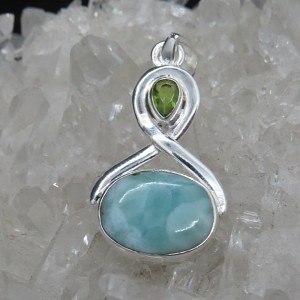 Colgante larimar, olivino y plata