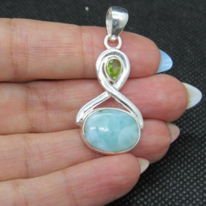 Colgante larimar, olivino y plata